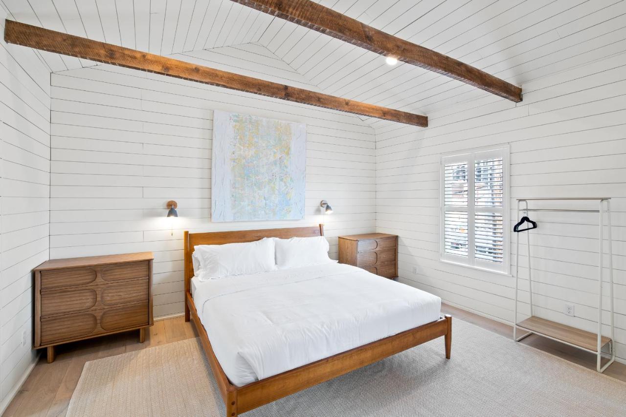 Boutique Room Steps From Downtown Mall Rose Jean Room 3 Charlottesville Esterno foto