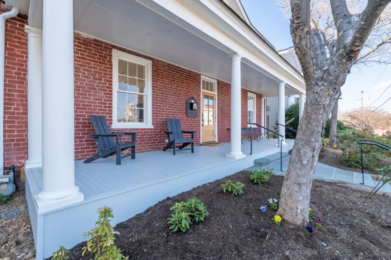 Boutique Room Steps From Downtown Mall Rose Jean Room 3 Charlottesville Esterno foto