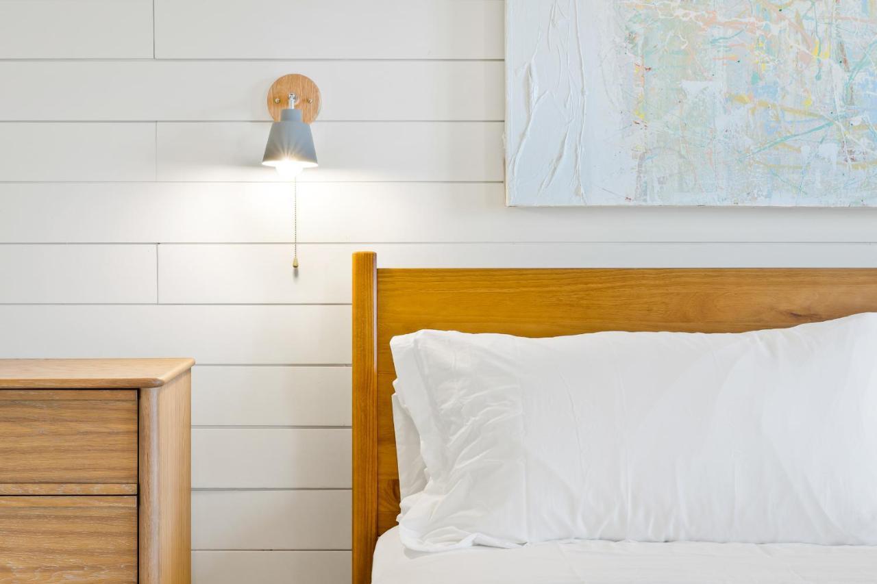 Boutique Room Steps From Downtown Mall Rose Jean Room 3 Charlottesville Esterno foto