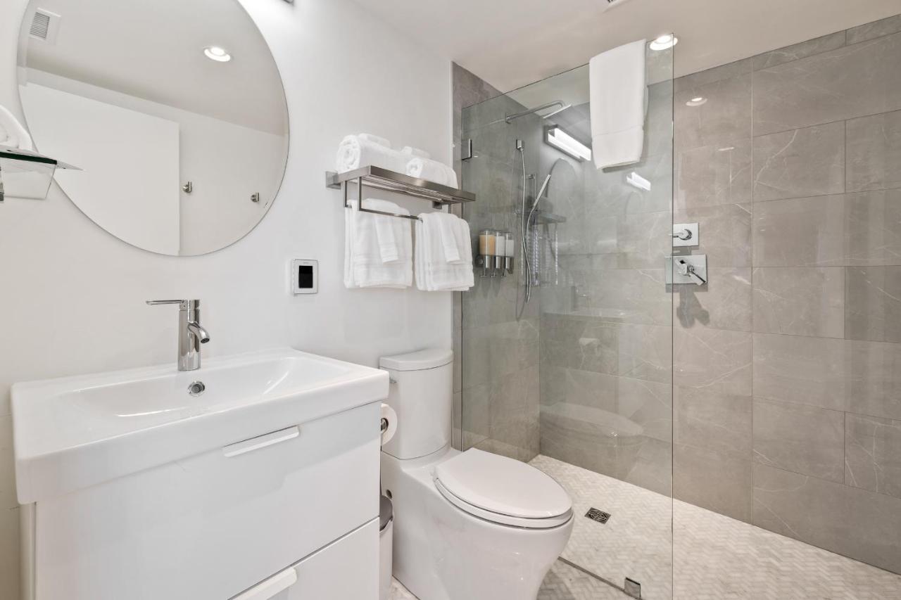 Boutique Room Steps From Downtown Mall Rose Jean Room 3 Charlottesville Esterno foto