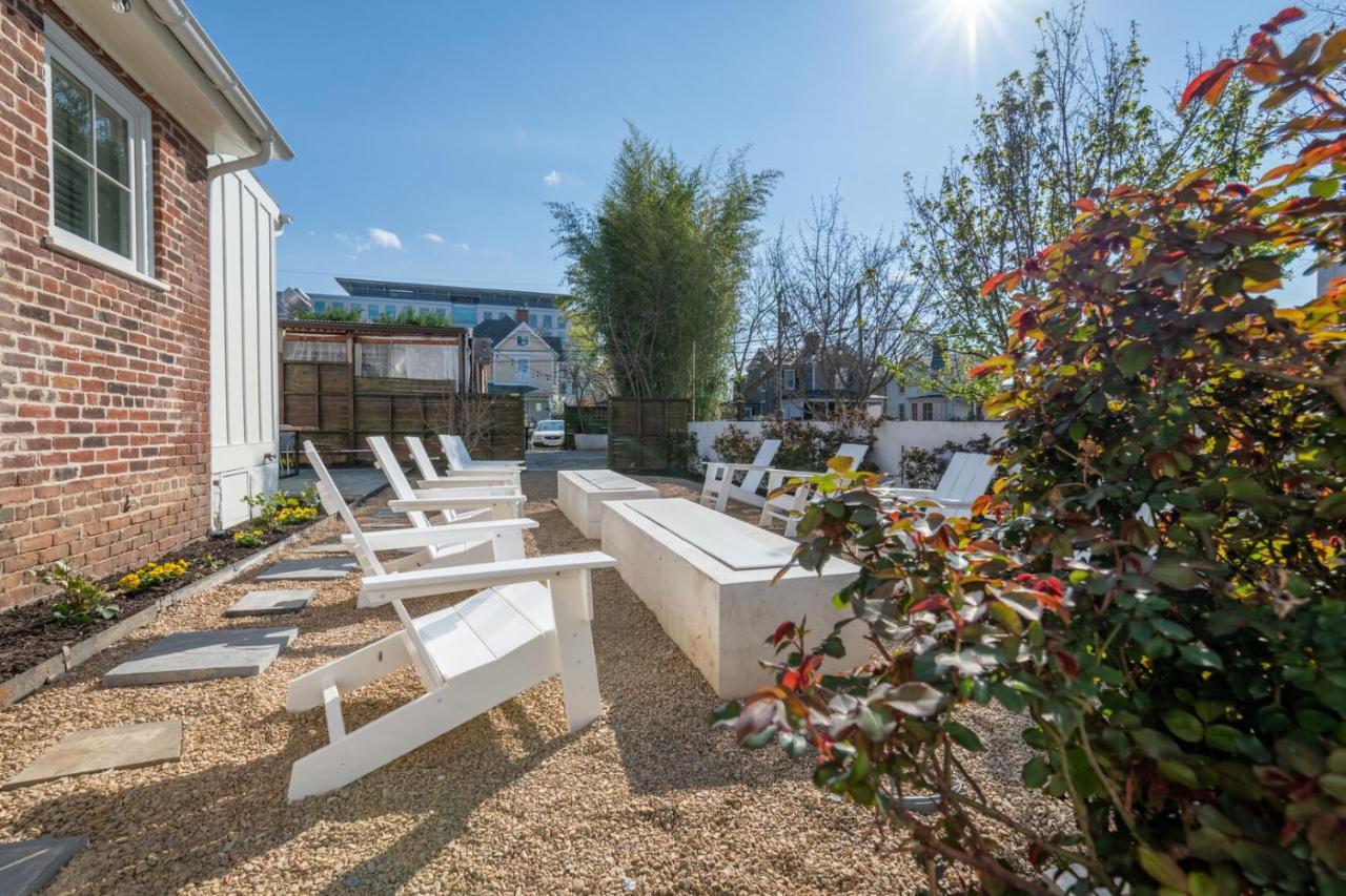 Boutique Room Steps From Downtown Mall Rose Jean Room 3 Charlottesville Esterno foto