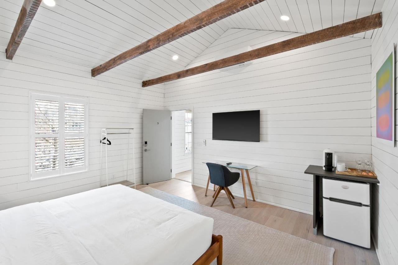 Boutique Room Steps From Downtown Mall Rose Jean Room 3 Charlottesville Esterno foto
