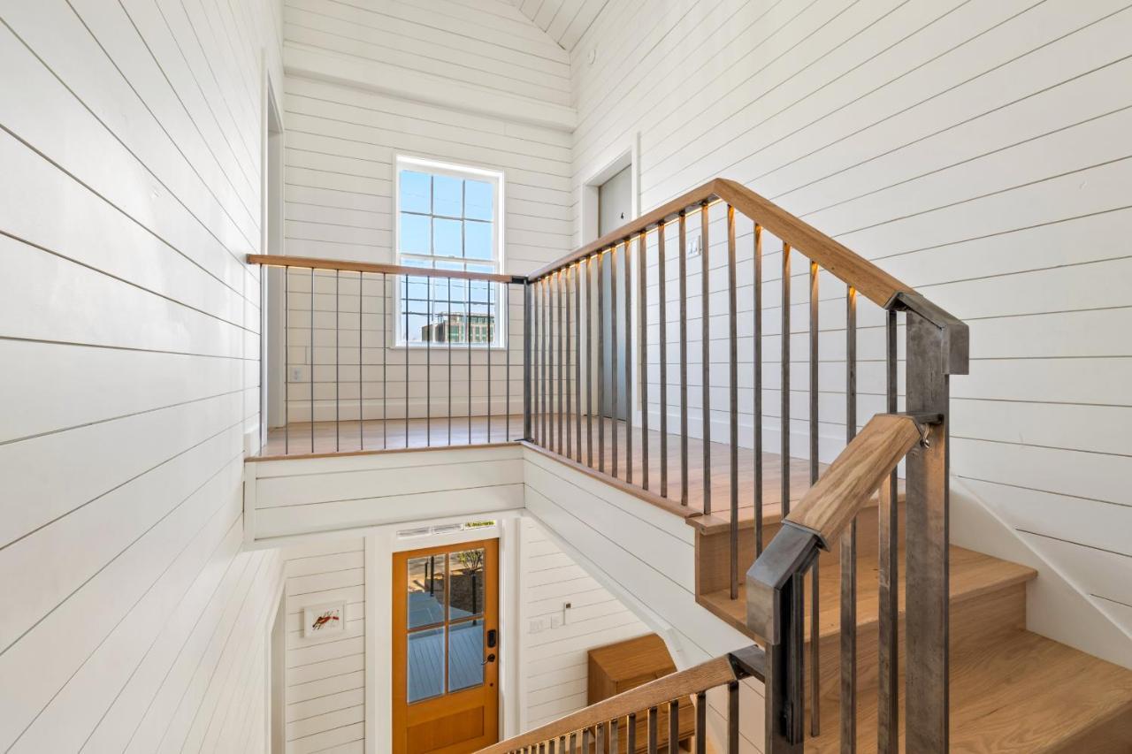 Boutique Room Steps From Downtown Mall Rose Jean Room 3 Charlottesville Esterno foto