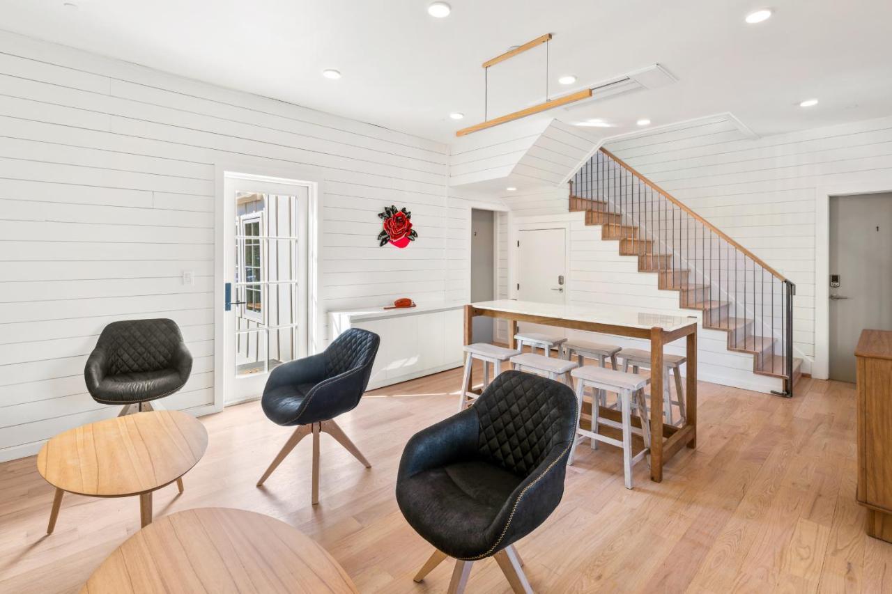 Boutique Room Steps From Downtown Mall Rose Jean Room 3 Charlottesville Esterno foto